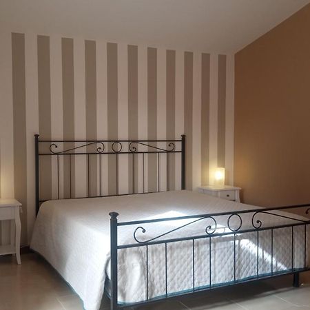 B&B Hollywood Olivadi Exteriör bild