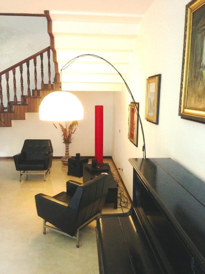 B&B Hollywood Olivadi Exteriör bild